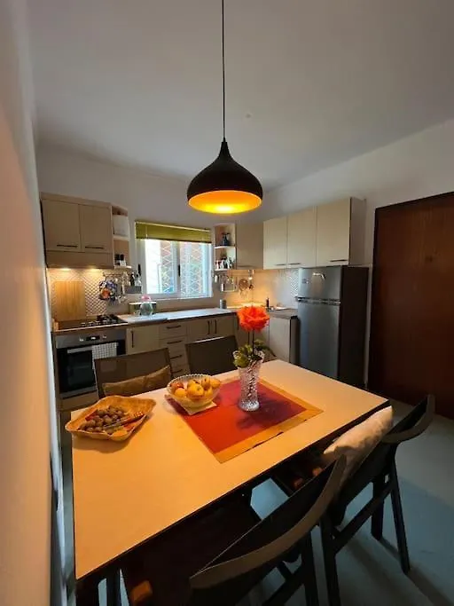 Seaside Cottage With Garden غوليم بيت للعطل